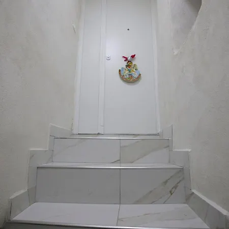 דירה Metro Stazione-duomo 500m -appartamento Centrale Ed Elegante נאפולי