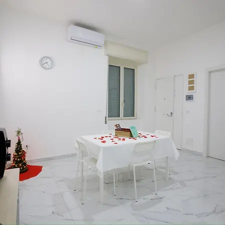 Metro Stazione-duomo 500m -appartamento Centrale Ed Elegante דירה נאפולי
