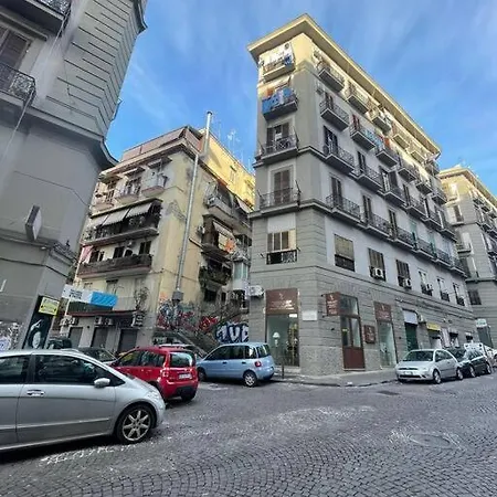Daire Metro Stazione-duomo 500m -appartamento Centrale Ed Elegante